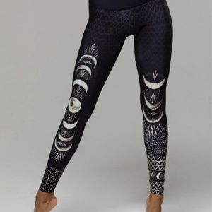 Onzie Las Lunas high rise yoga pants XS and NWT
